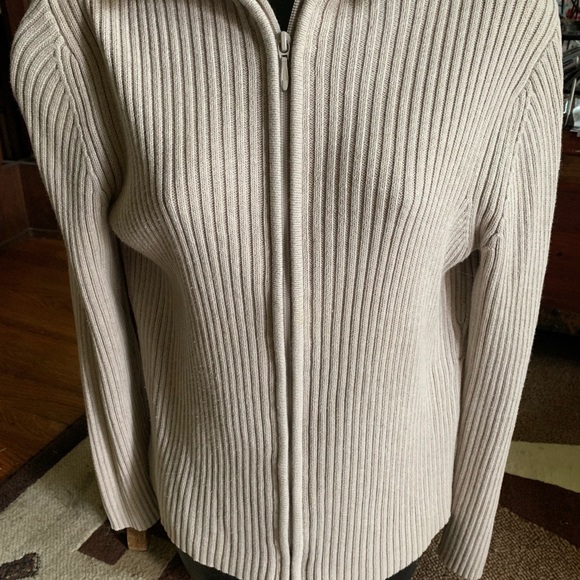 Old Navy Sweaters - Full zip long sleeve sweater